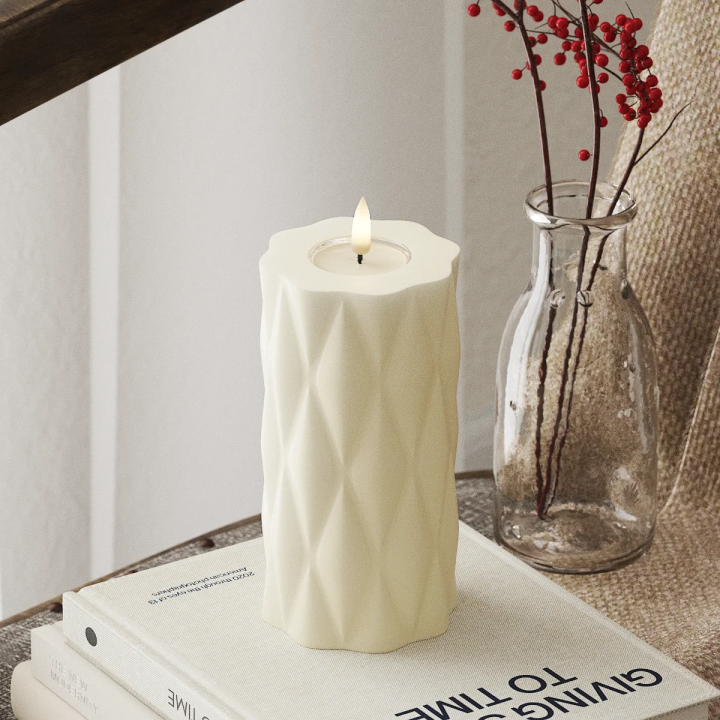 Deluxe Homeart creme Stumpenkerze Harlequin D7,5xH15cm