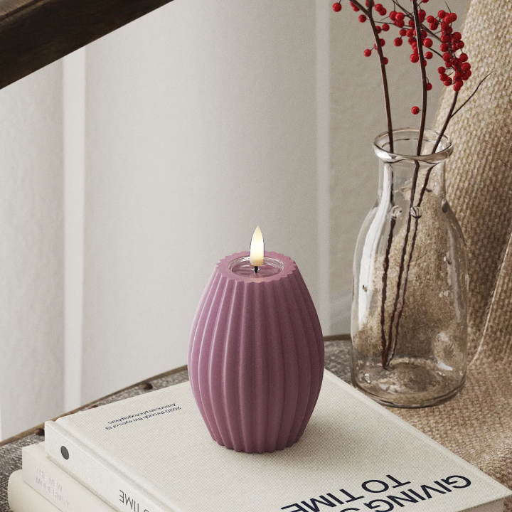 LED-Rillenkerzen D 7,5 x H 10 cm Helllila
