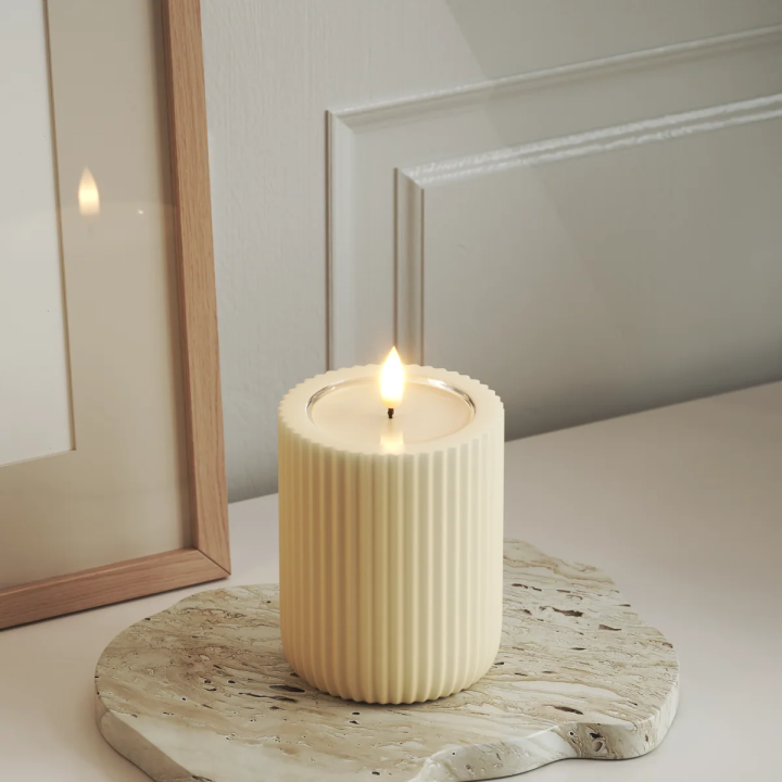 Unique LED-Rillenkerzen D 8 x 10 cm Creme