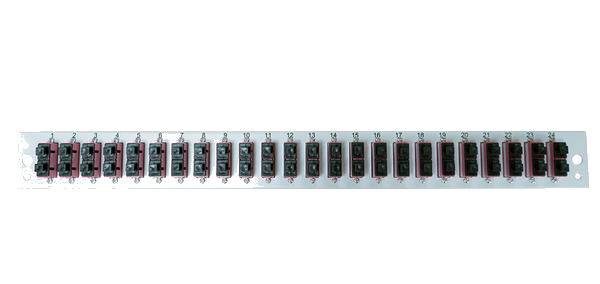 Bestückte Frontblende mit 24 x SC Duplex, Kupplung OM4 vertikal, schwarz