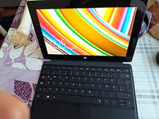 Surface Microsoft Surface RT Tablet mit Tastatur 10,6" 32GB 2GB Win RT 8.1 WiFi
