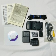 RICOH GX200 Digitalkamera mit Ricoh VF-1 Sucher