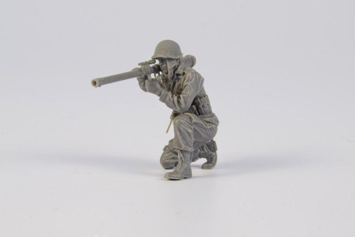 American soldier with M18 57mm Recoilles Rifle (Bazooka),late WWII/Korean war