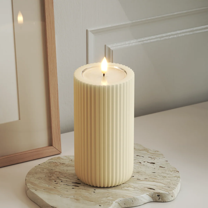 Unique LED-Rillenkerzen D 8 x 15 cm Creme